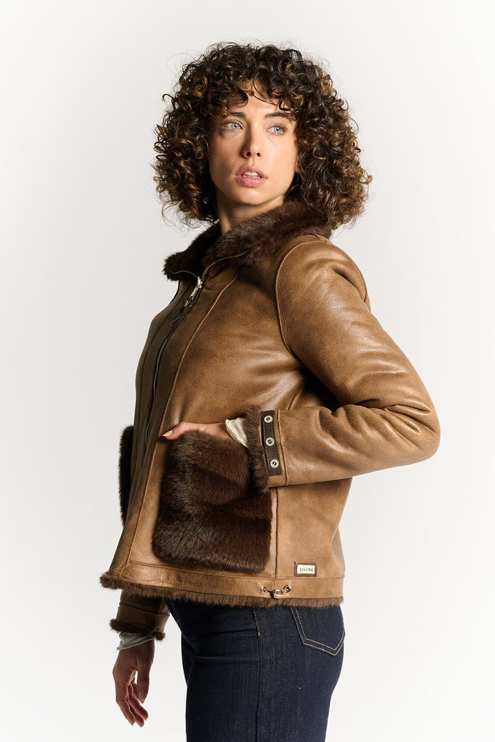 Anastasia™ | Kamel