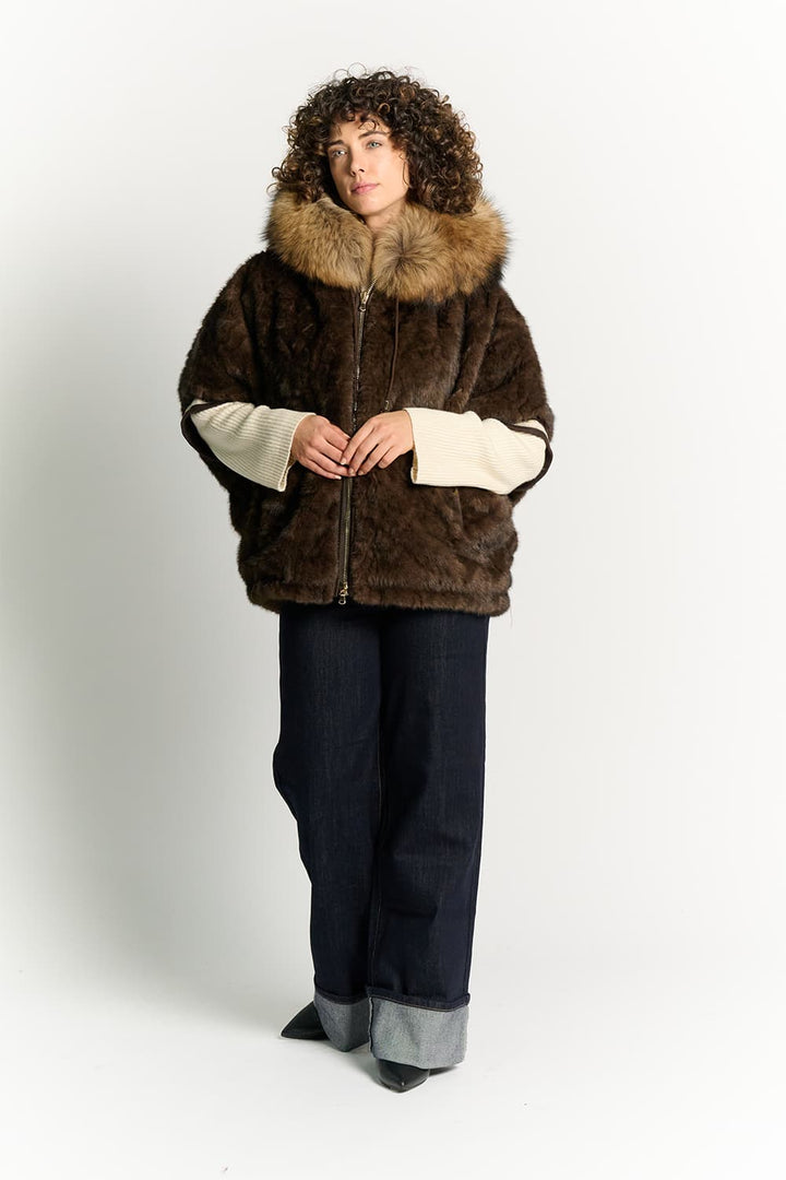 Line™ | Marta Chokoladeponcho