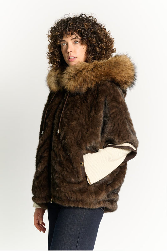 Line™ | Marta Chokoladeponcho